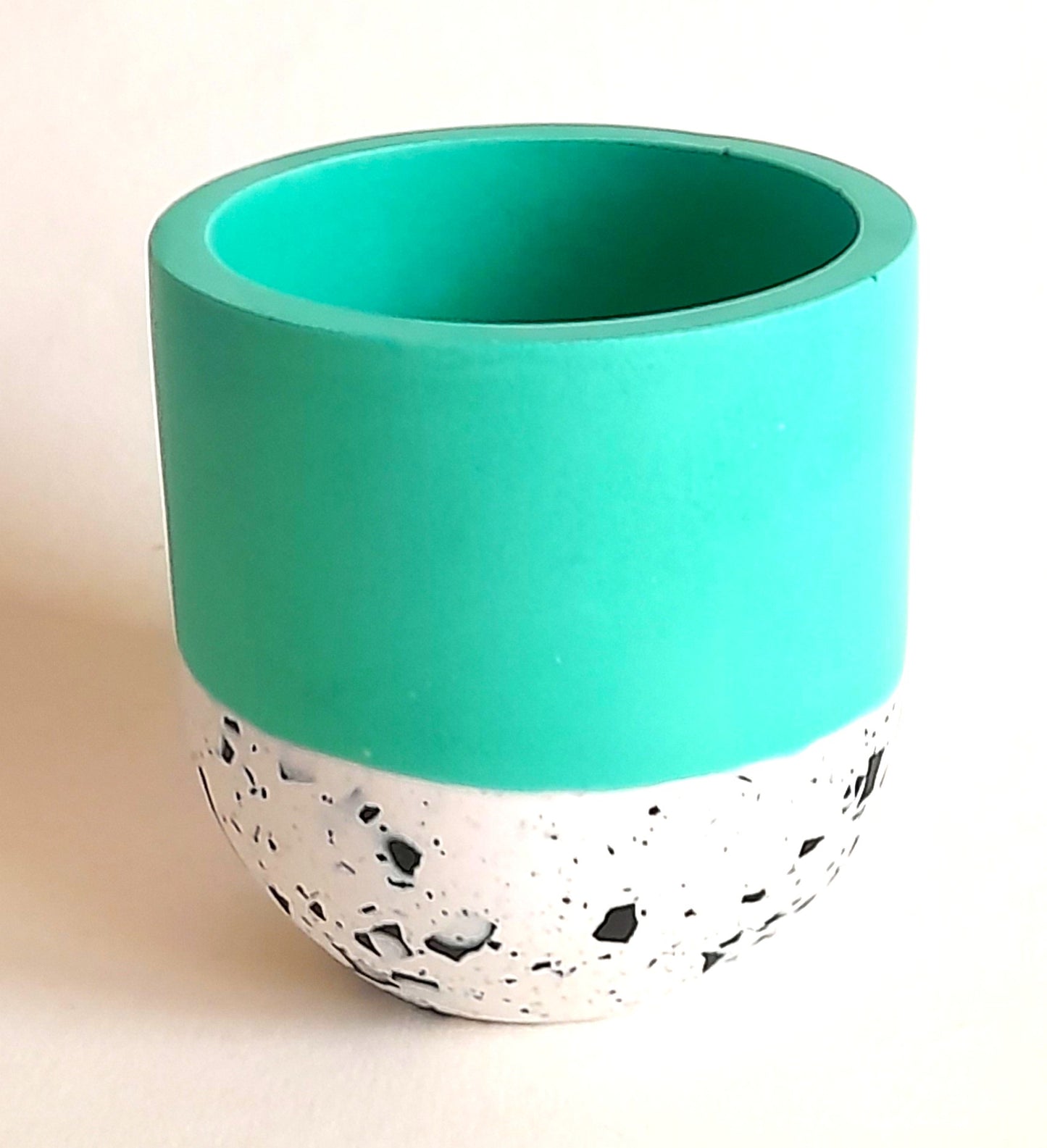 Jesmonite - Eco Luxe Sage Green & Neon Jesmonite Pen Pot