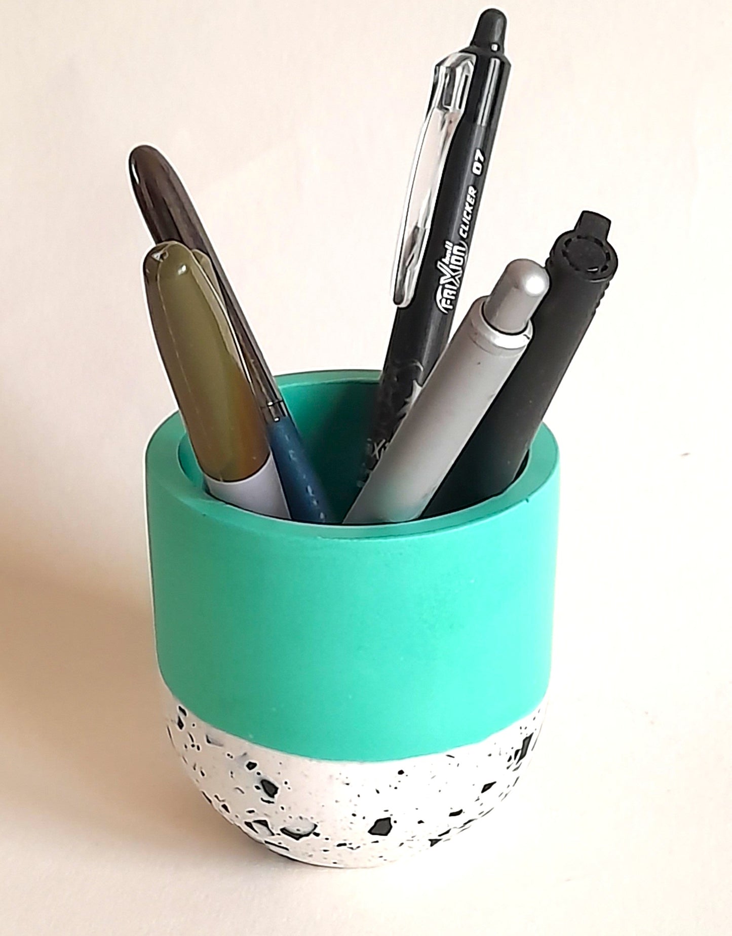 Jesmonite - Eco Luxe Sage Green & Neon Jesmonite Pen Pot