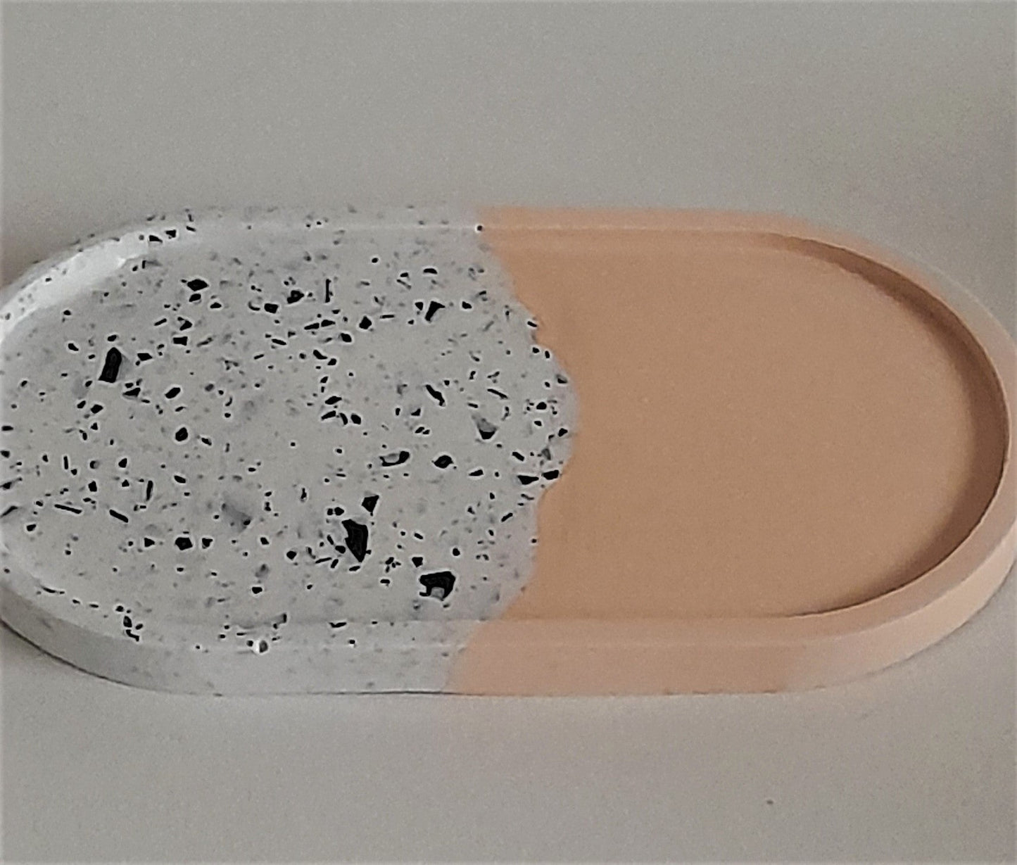 Jesmonite - Eco Luxe Two Tone Oval Tray - Wholesale Jesmonite Trays