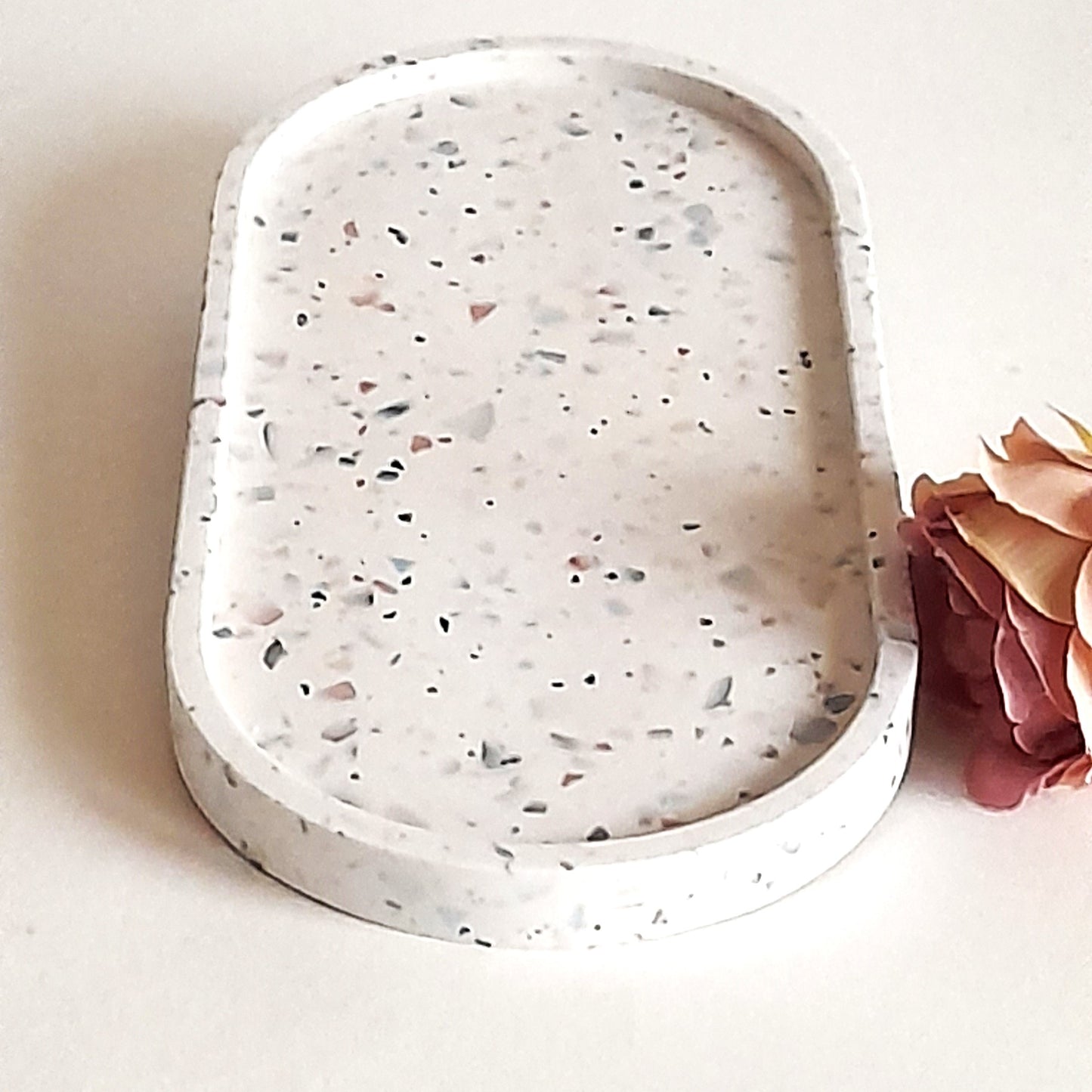 Jesmonite - Eco Luxe Large Oval Terrazzo Trinket Tray 
