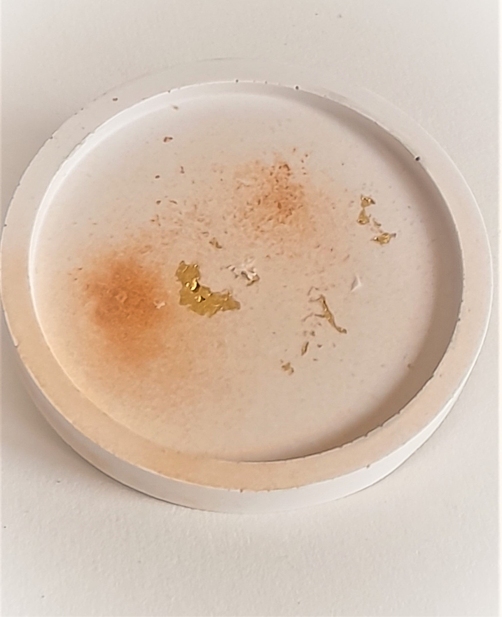 Jesmonite - Small Round Cream & Gold Coaster - Jesmonite Products