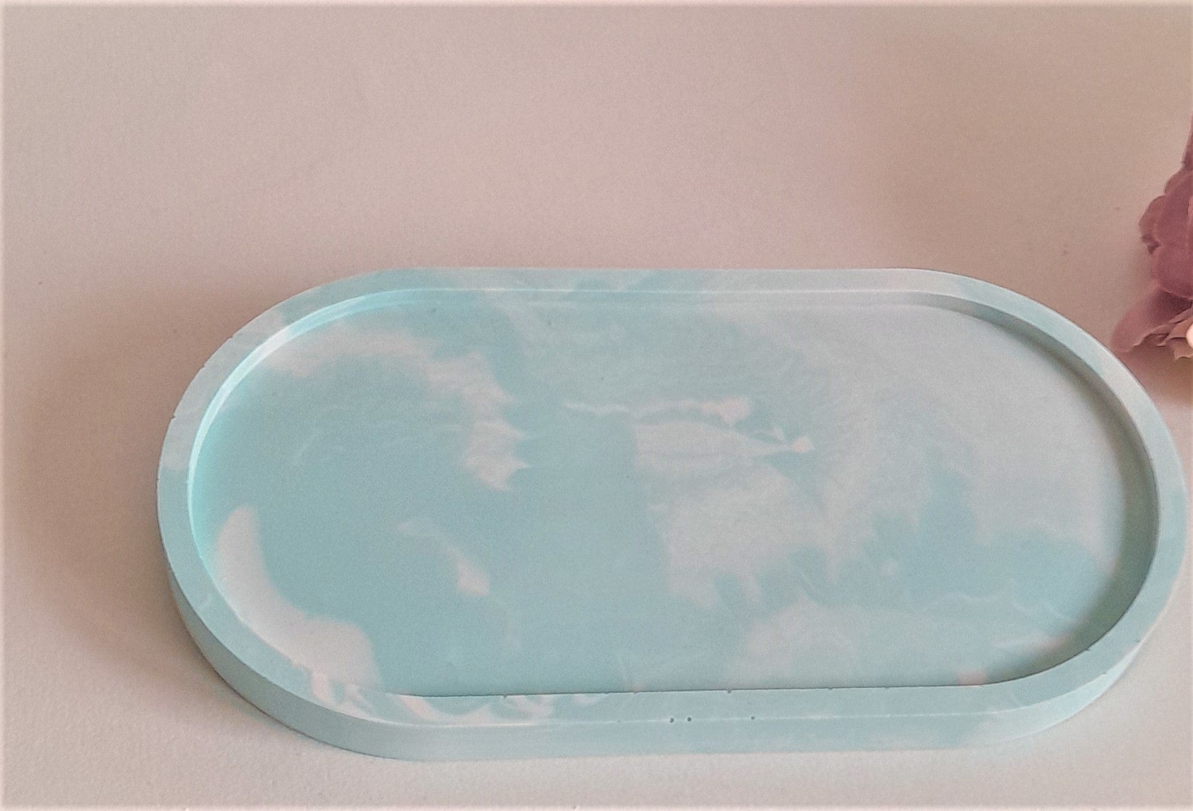 Jesmonite - Eco Luxe Light Sage & White Oval Trinket Tray - Homeware