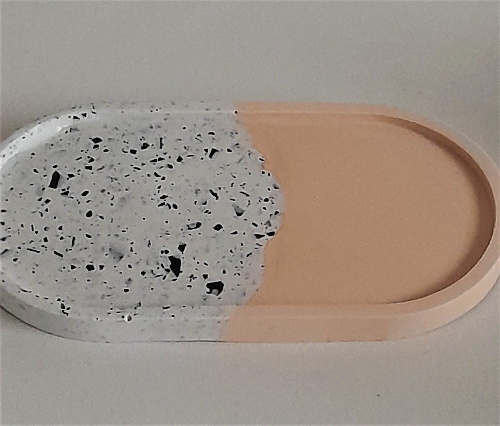 Jesmonite - Eco Luxe Two Tone Oval Tray - Wholesale Jesmonite Trays